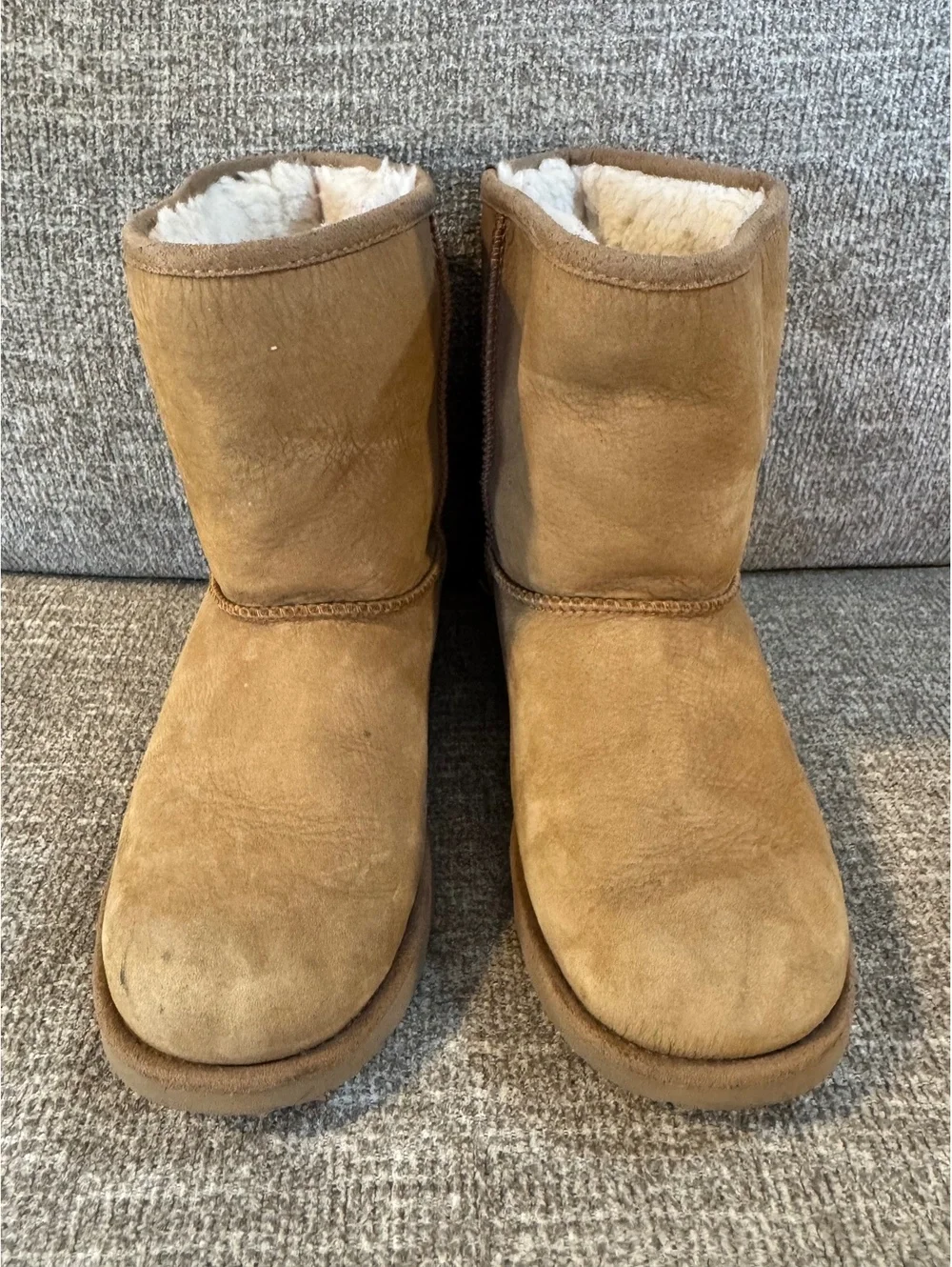 UGG Classic Short II Weatherproof Leather Boots Chestnut Kids 5 Women 7 1019646